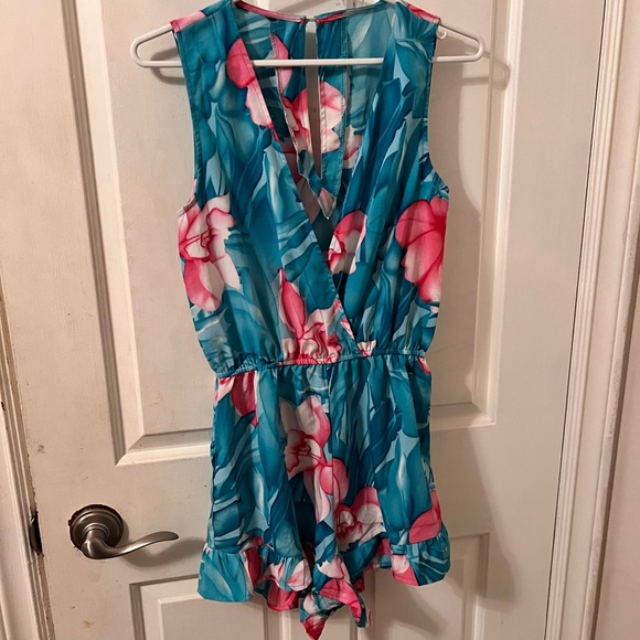 Goodnight Macaroon romper. - Picture 2 of 7